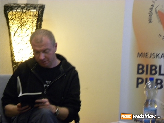 Zdjęcie w galerii na portalu naszwodzislaw.com: Młodzież licealna spotkała się z Łukaszem Jaroszem wiadomości z regionu