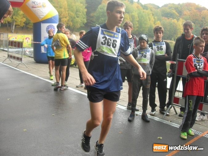 Zdjęcie w galerii na portalu naszwodzislaw.com: Uczniowie Gimnazjum nr 3 Mistrzostwa Sportowego w Wodzisławiu Śl. awansowali do Finału Wojewódzkiego w biegach sztafetowych wiadomości z regionu