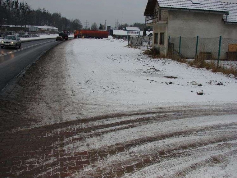 Zdjęcie w galerii na portalu naszwodzislaw.com: Kupa śmieci przy Bogumińskiej wiadomości z regionu