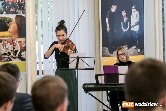 Zdjęcie w galerii na portalu naszwodzislaw.com: Przyznano pieniądze dla najzdolniejszych  wiadomości z regionu