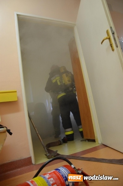 Zdjęcie w galerii na portalu naszwodzislaw.com: Ewakuowano dzisiaj pacjentów z wodzisławskiego szpitala  wiadomości z regionu