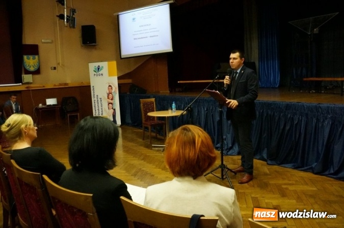 Zdjęcie w galerii na portalu naszwodzislaw.com: Rozmawiali o dopalaczach  wiadomości z regionu