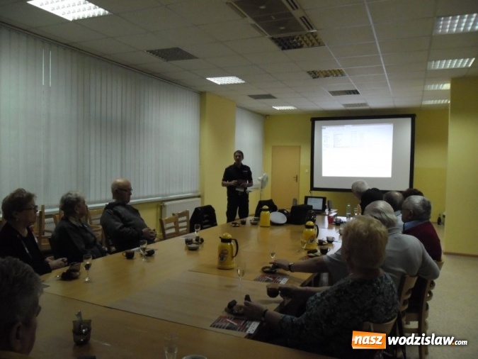 Zdjęcie w galerii na portalu naszwodzislaw.com: Wodzisławscy policjanci rozmawiali z diabetykami o bezpieczeństwie  wiadomości z regionu
