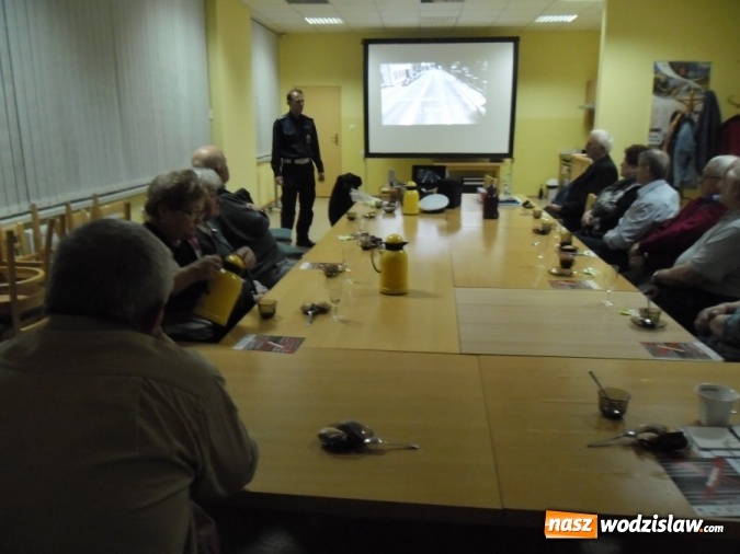 Zdjęcie w galerii na portalu naszwodzislaw.com: Wodzisławscy policjanci rozmawiali z diabetykami o bezpieczeństwie  wiadomości z regionu