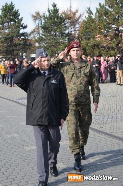 Zdjęcie w galerii na portalu naszwodzislaw.com: Logistycy wojskowi z ZSP nr 2 w Rydułtowach składali uroczyste ślubowanie wiadomości z regionu