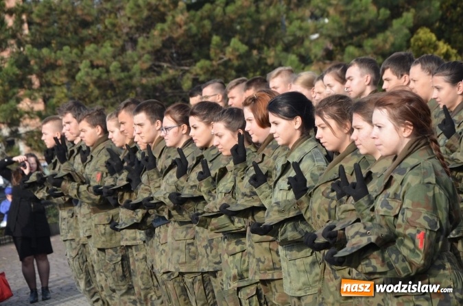 Zdjęcie w galerii na portalu naszwodzislaw.com: Logistycy wojskowi z ZSP nr 2 w Rydułtowach składali uroczyste ślubowanie wiadomości z regionu