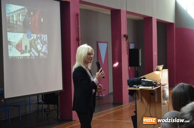 Zdjęcie w galerii na portalu naszwodzislaw.com: Anna Maria Wesołowska odwiedziła G2 wiadomości z regionu