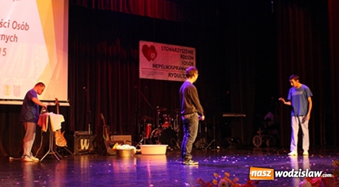 Zdjęcie w galerii na portalu naszwodzislaw.com: XIII edycja Festiwalu Twórczości Osób Niepełnosprawnych 