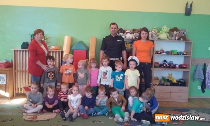 Zdjęcie w galerii na portalu naszwodzislaw.com: Policjanci z Wodzisławia kontynuują spotkania z przedszkolakami  wiadomości z regionu