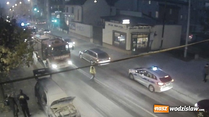 Zdjęcie w galerii na portalu naszwodzislaw.com: Pożar w centrum Radlina: Na Korfantego płonął samochód wiadomości z regionu