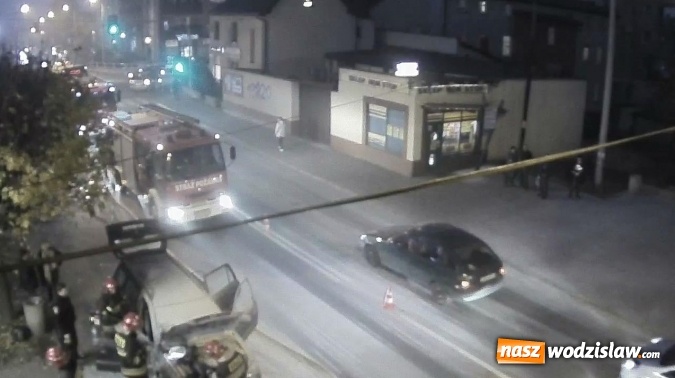 Zdjęcie w galerii na portalu naszwodzislaw.com: Pożar w centrum Radlina: Na Korfantego płonął samochód wiadomości z regionu