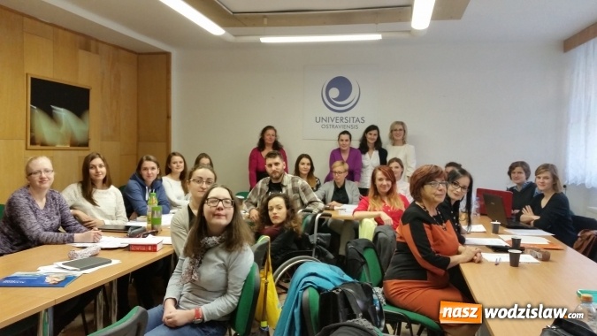 Zdjęcie w galerii na portalu naszwodzislaw.com: Studenci III roku filologii słowiańskiej profilu czeskiego na warsztatach przekładowych na Wydziale Filologicznym Uniwersytetu Ostrawskiego wiadomości z regionu