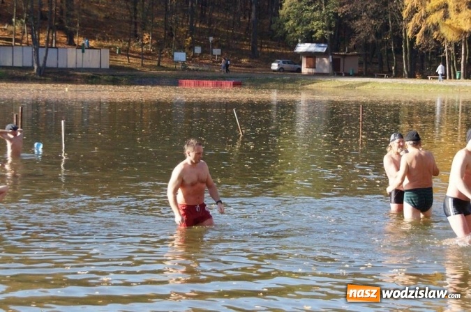 Zdjęcie w galerii na portalu naszwodzislaw.com: Morsowanie na Balatonie oficjalne rozpoczęte  wiadomości z regionu