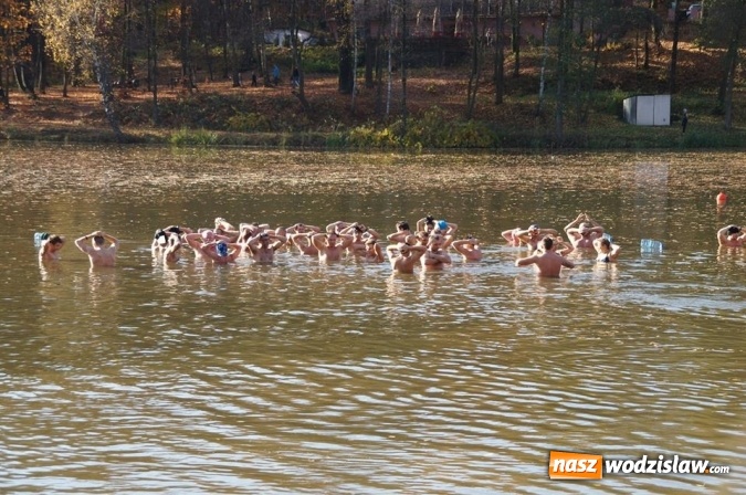 Zdjęcie w galerii na portalu naszwodzislaw.com: Morsowanie na Balatonie oficjalne rozpoczęte  wiadomości z regionu