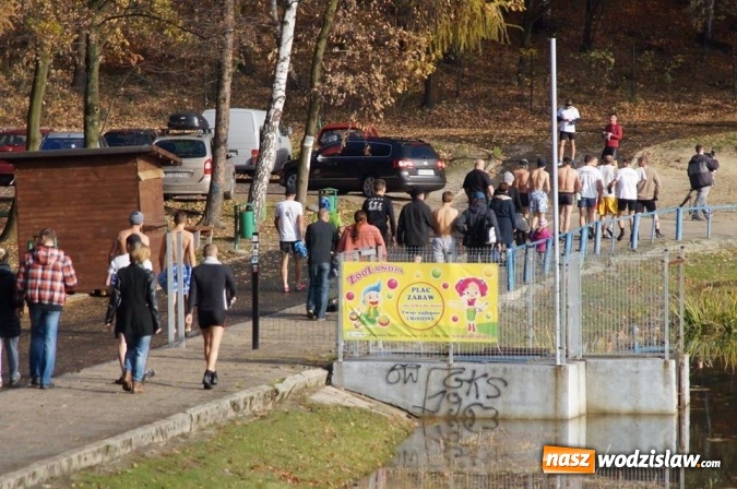 Zdjęcie w galerii na portalu naszwodzislaw.com: Morsowanie na Balatonie oficjalne rozpoczęte  wiadomości z regionu