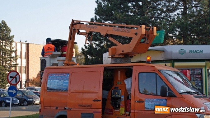 Zdjęcie w galerii na portalu naszwodzislaw.com: Instalacja tablic świetlnych na finiszu  wiadomości z regionu