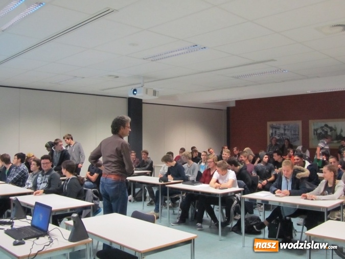 Zdjęcie w galerii na portalu naszwodzislaw.com: Wizyta uczniów Zespołu Szkół Technicznych w Wodzisławiu Śl. w niemieckiej szkole Wilhelm-Maybach Schule w Heilbronn  wiadomości z regionu