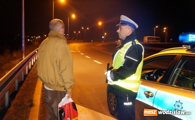 Zdjęcie w galerii na portalu naszwodzislaw.com: Odblaskowa akcja wodzisławskiej drogówki wiadomości z regionu