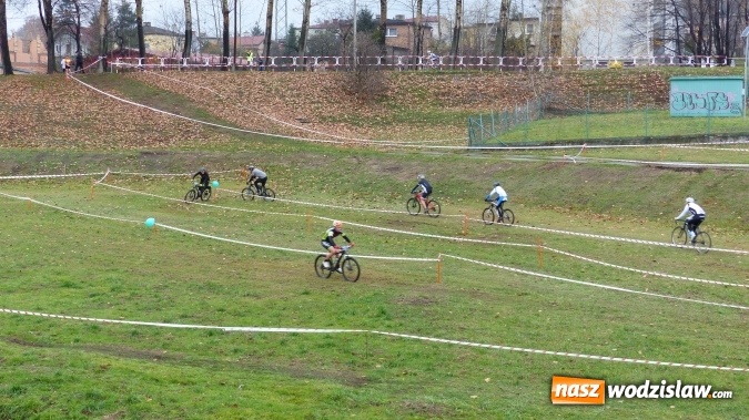 Zdjęcie w galerii na portalu naszwodzislaw.com: Pierwsza edycja CykloCross 2015 już za nami. Na starcie stanęło 81 zawodnik&oacute;w z całej Polski wiadomości z regionu