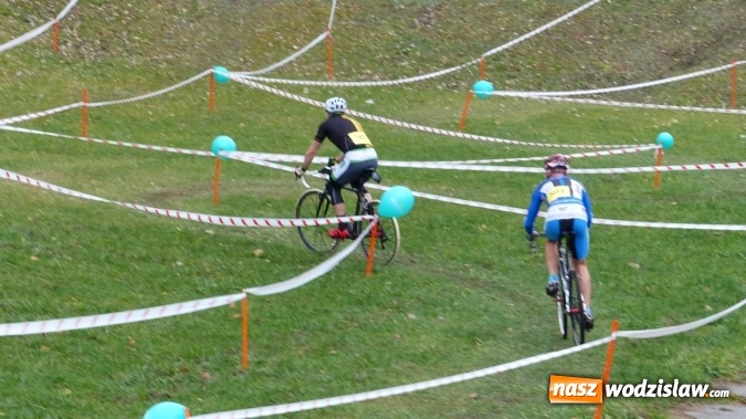 Zdjęcie w galerii na portalu naszwodzislaw.com: Pierwsza edycja CykloCross 2015 już za nami. Na starcie stanęło 81 zawodnik&oacute;w z całej Polski wiadomości z regionu
