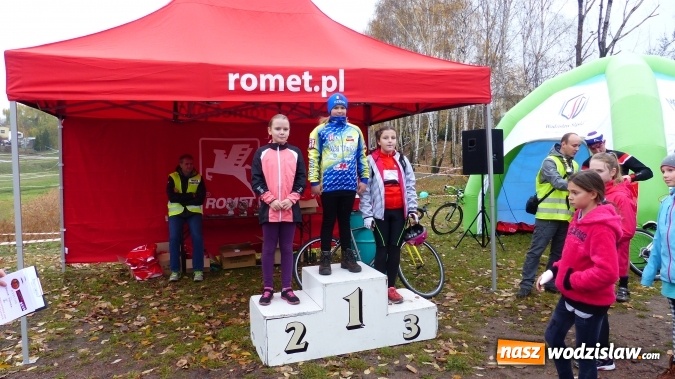 Zdjęcie w galerii na portalu naszwodzislaw.com: Pierwsza edycja CykloCross 2015 już za nami. Na starcie stanęło 81 zawodnik&oacute;w z całej Polski wiadomości z regionu