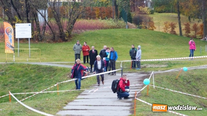 Zdjęcie w galerii na portalu naszwodzislaw.com: Pierwsza edycja CykloCross 2015 już za nami. Na starcie stanęło 81 zawodnik&oacute;w z całej Polski wiadomości z regionu