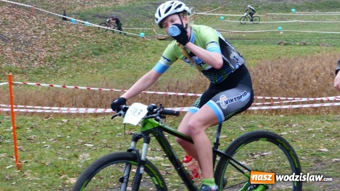 Zdjęcie w galerii na portalu naszwodzislaw.com: Pierwsza edycja CykloCross 2015 już za nami. Na starcie stanęło 81 zawodnik&oacute;w z całej Polski wiadomości z regionu