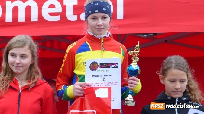 Zdjęcie w galerii na portalu naszwodzislaw.com: Pierwsza edycja CykloCross 2015 już za nami. Na starcie stanęło 81 zawodnik&oacute;w z całej Polski wiadomości z regionu