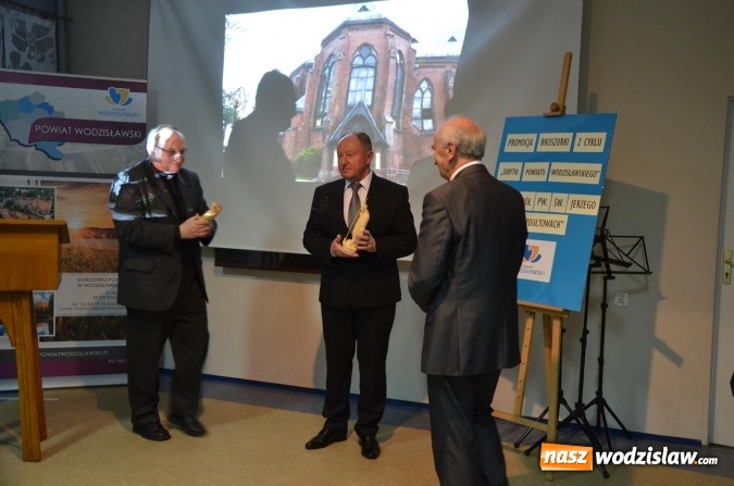 Zdjęcie w galerii na portalu naszwodzislaw.com: Premiera broszurki o kościele w Rydułtowach wiadomości z regionu