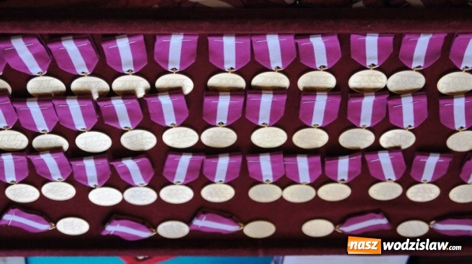 Zdjęcie w galerii na portalu naszwodzislaw.com: Odznaczenia państwowe dla radlińskich nauczycieli  wiadomości z regionu