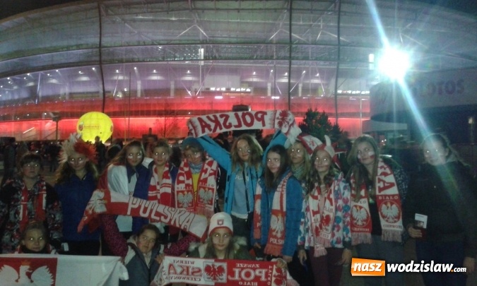 Zdjęcie w galerii na portalu naszwodzislaw.com: Piłkarki G2 na meczu reprezentacji wiadomości z regionu