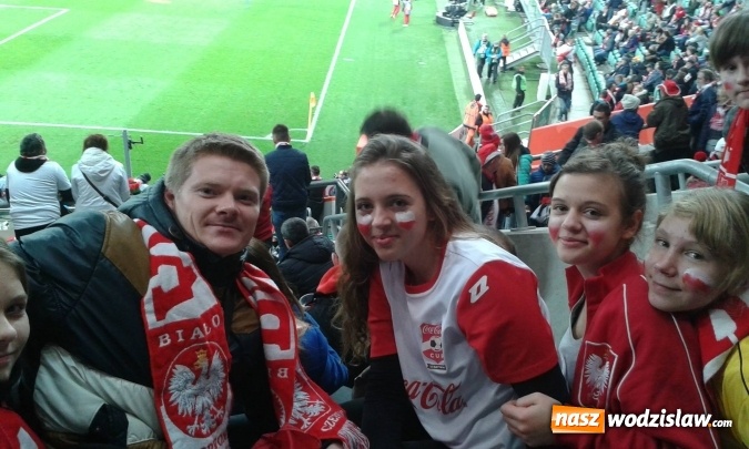 Zdjęcie w galerii na portalu naszwodzislaw.com: Piłkarki G2 na meczu reprezentacji wiadomości z regionu