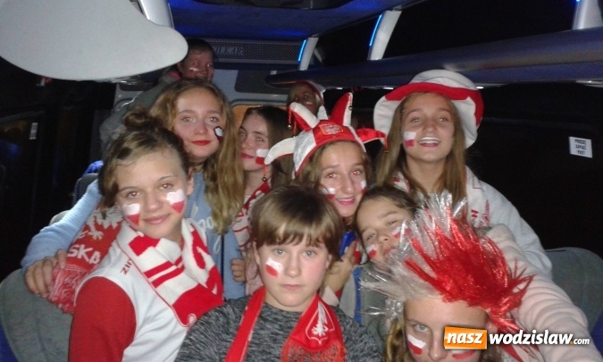 Zdjęcie w galerii na portalu naszwodzislaw.com: Piłkarki G2 na meczu reprezentacji wiadomości z regionu