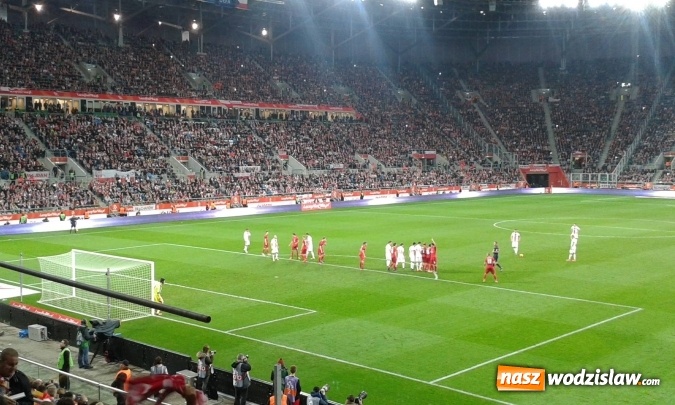 Zdjęcie w galerii na portalu naszwodzislaw.com: Piłkarki G2 na meczu reprezentacji wiadomości z regionu