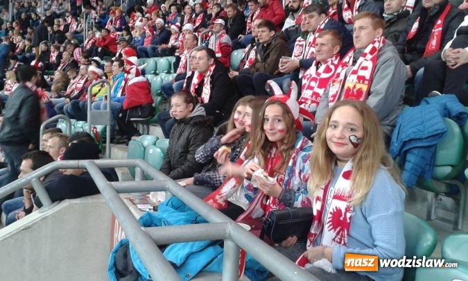 Zdjęcie w galerii na portalu naszwodzislaw.com: Piłkarki G2 na meczu reprezentacji wiadomości z regionu