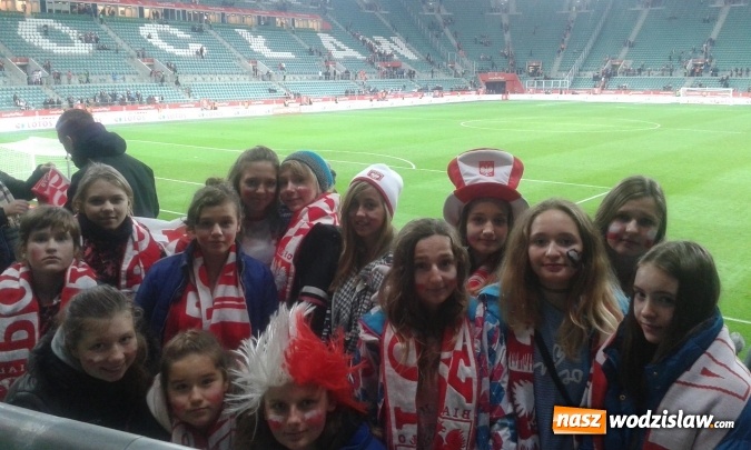 Zdjęcie w galerii na portalu naszwodzislaw.com: Piłkarki G2 na meczu reprezentacji wiadomości z regionu