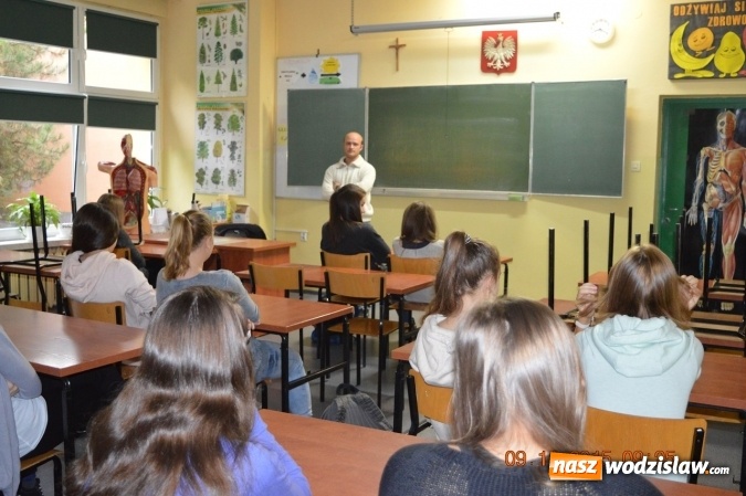 Zdjęcie w galerii na portalu naszwodzislaw.com: Uczniowie G3 poznawali ścieżkę kształcenia wybranych zawodów  wiadomości z regionu