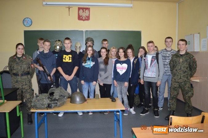 Zdjęcie w galerii na portalu naszwodzislaw.com: Uczniowie G3 poznawali ścieżkę kształcenia wybranych zawodów  wiadomości z regionu