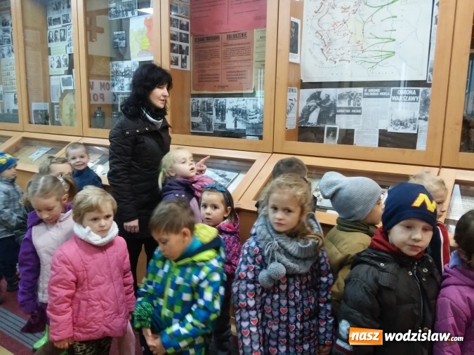 Zdjęcie w galerii na portalu naszwodzislaw.com: Przedszkolaki z Pszowa na małej lekcji historii  wiadomości z regionu