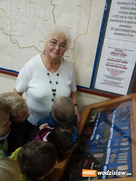 Zdjęcie w galerii na portalu naszwodzislaw.com: Przedszkolaki z Pszowa na małej lekcji historii  wiadomości z regionu