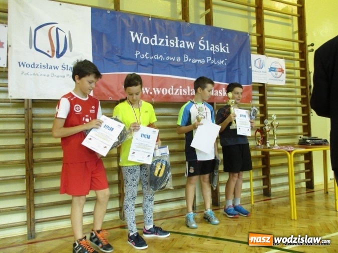 Zdjęcie w galerii na portalu naszwodzislaw.com: Rozegrano otwarty turniej tenisa stołowego dla uczniów szkół podstawowych i gimnazjalnych  wiadomości z regionu