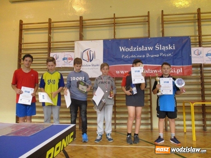 Zdjęcie w galerii na portalu naszwodzislaw.com: Rozegrano otwarty turniej tenisa stołowego dla uczniów szkół podstawowych i gimnazjalnych  wiadomości z regionu