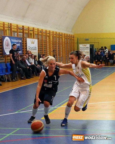 Zdjęcie w galerii na portalu naszwodzislaw.com: Ciągle niepokonana w rozgrywkach II Ligi Kobiet pozostaje drużyna ŻKK Olimpia Wodzisław Śląski  wiadomości z regionu