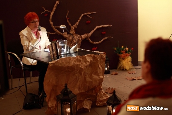 Zdjęcie w galerii na portalu naszwodzislaw.com: Honorata Sordyl zaprezentowała swój najnowszy tomik poezji - 