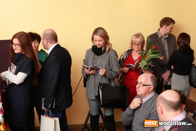 Zdjęcie w galerii na portalu naszwodzislaw.com: Honorata Sordyl zaprezentowała swój najnowszy tomik poezji - 