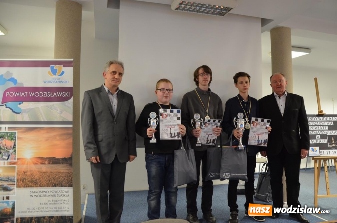 Zdjęcie w galerii na portalu naszwodzislaw.com: Szachiści walczyli o mistrzostwo powiatu wodzisławskiego  wiadomości z regionu