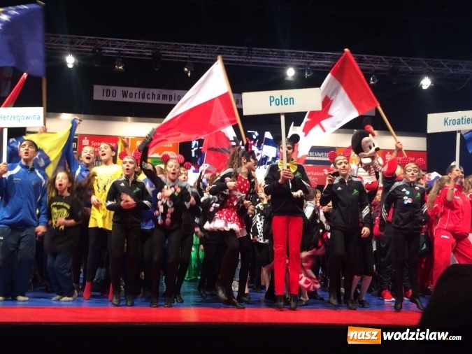 Zdjęcie w galerii na portalu naszwodzislaw.com: Zesp&oacute;ł Miraż wicemistrzem świata w show dance wiadomości z regionu