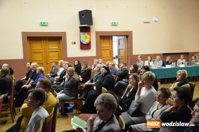 Zdjęcie w galerii na portalu naszwodzislaw.com: Święto pracowników socjalnych połączone z promocją rodzicielstwa zastępczego  wiadomości z regionu