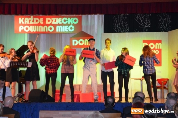 Zdjęcie w galerii na portalu naszwodzislaw.com: Święto pracowników socjalnych połączone z promocją rodzicielstwa zastępczego  wiadomości z regionu