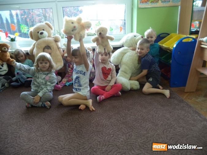 Zdjęcie w galerii na portalu naszwodzislaw.com: Obchody Światowego Dnia Pluszowego Misia w przedszkolu nr 2 w Pszowie wiadomości z regionu